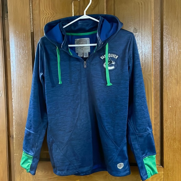 NHL Sweaters - 2/$90•Vancouver Canucks NHL OTH Newbury Collection Women’s Hoodie